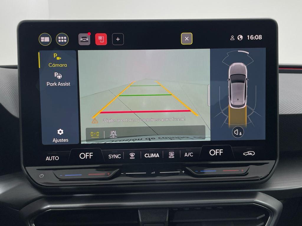 SEAT León 1.5 eTSI en Barcelona