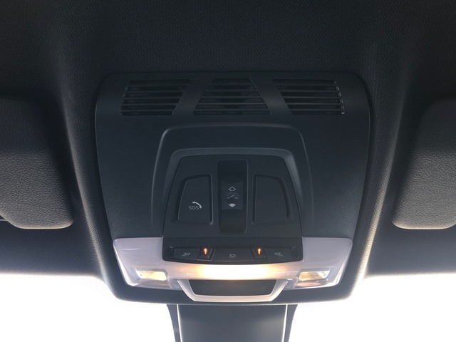 BMW X2 sDrive18i color Gris. Año 2023. 103KW(140CV). Gasolina. En concesionario Momentum S.A. de Madrid