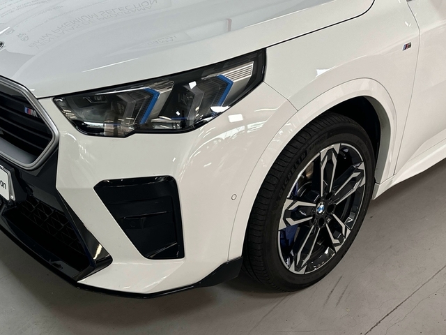 BMW X2 M35i color Blanco. Año 2024. 221KW(300CV). Gasolina. En concesionario Triocar Gijón (Bmw y Mini) de Asturias