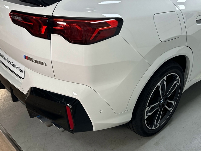 BMW X2 M35i color Blanco. Año 2024. 221KW(300CV). Gasolina. En concesionario Triocar Gijón (Bmw y Mini) de Asturias