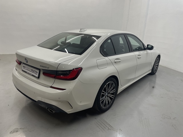 BMW Serie 3 320d color Blanco. Año 2021. 140KW(190CV). Diésel. En concesionario Cabrero Motorsport de Huesca