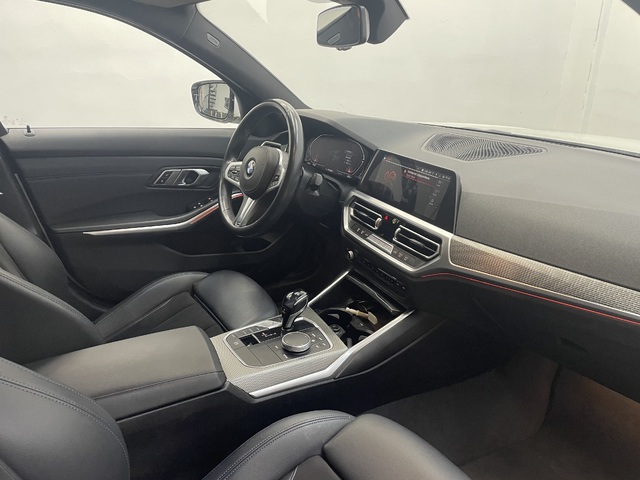 BMW Serie 3 320d color Blanco. Año 2021. 140KW(190CV). Diésel. En concesionario Cabrero Motorsport de Huesca