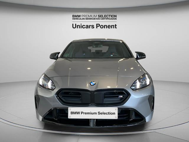 BMW Serie 1 M135i color Gris. Año 2025. 221KW(300CV). Gasolina. En concesionario Unicars Ponent de Lleida