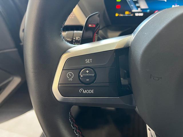 BMW Serie 1 M135i color Gris. Año 2025. 221KW(300CV). Gasolina. En concesionario Unicars Ponent de Lleida