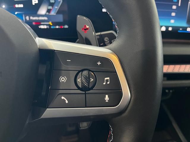 BMW Serie 1 M135i color Gris. Año 2025. 221KW(300CV). Gasolina. En concesionario Unicars Ponent de Lleida