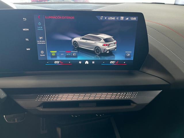 BMW Serie 1 M135i color Gris. Año 2025. 221KW(300CV). Gasolina. En concesionario Unicars Ponent de Lleida