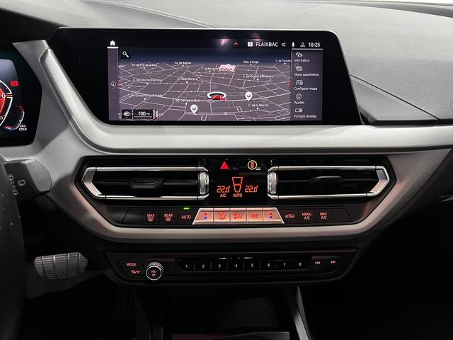 BMW Serie 1 118d color Blanco. Año 2022. 110KW(150CV). Diésel. En concesionario Unicars Ponent de Lleida