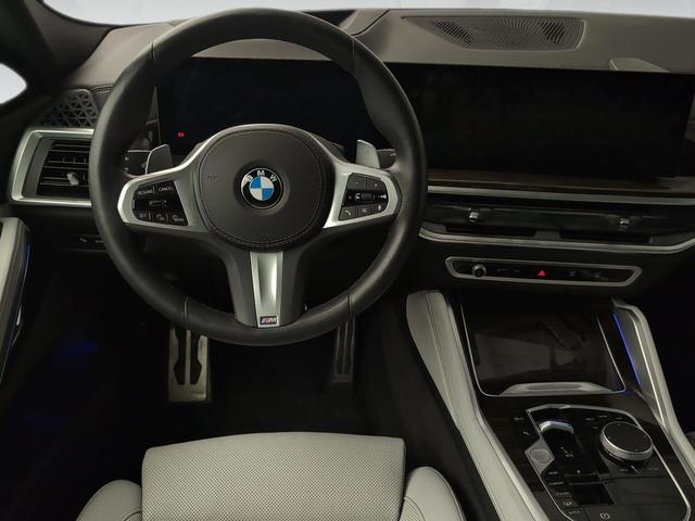 BMW X6 xDrive40d color Negro. Año 2024. 259KW(352CV). Diésel. En concesionario Automotor Premium Viso - Málaga de Málaga