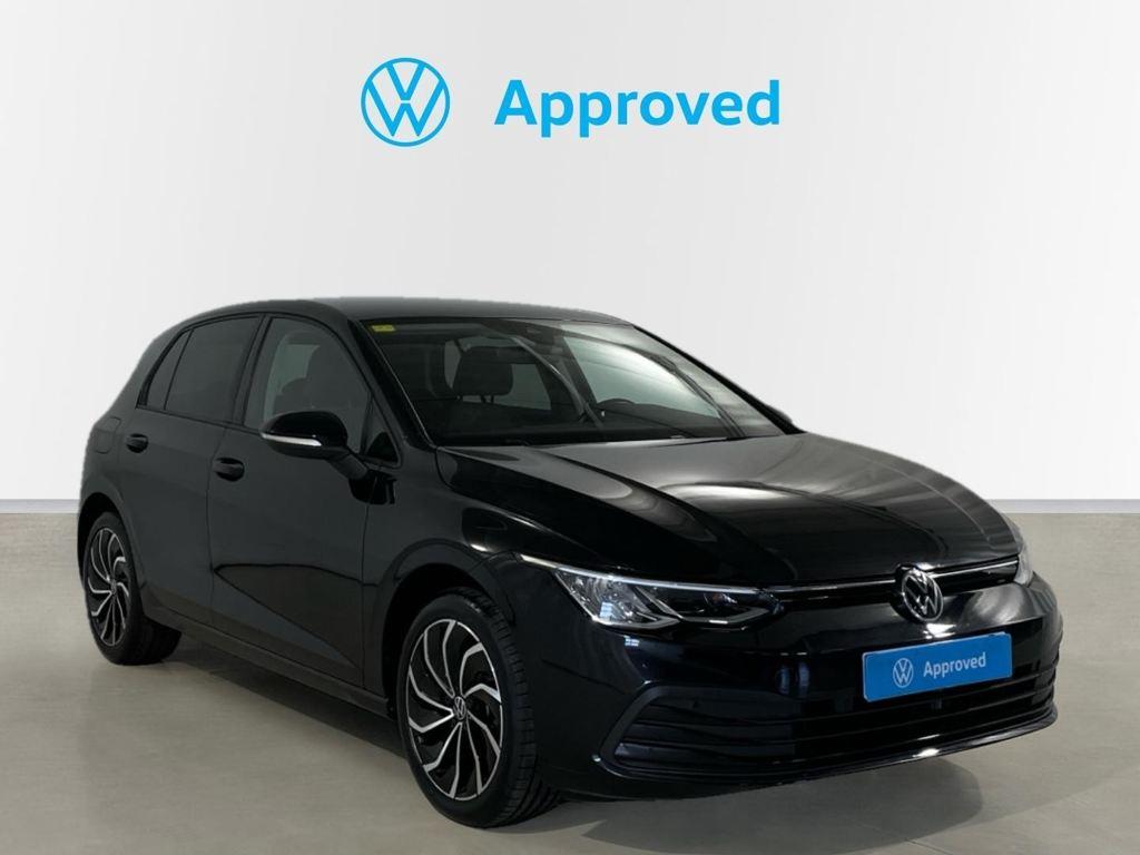 Volkswagen Golf 1.5 eTSI en Barcelona