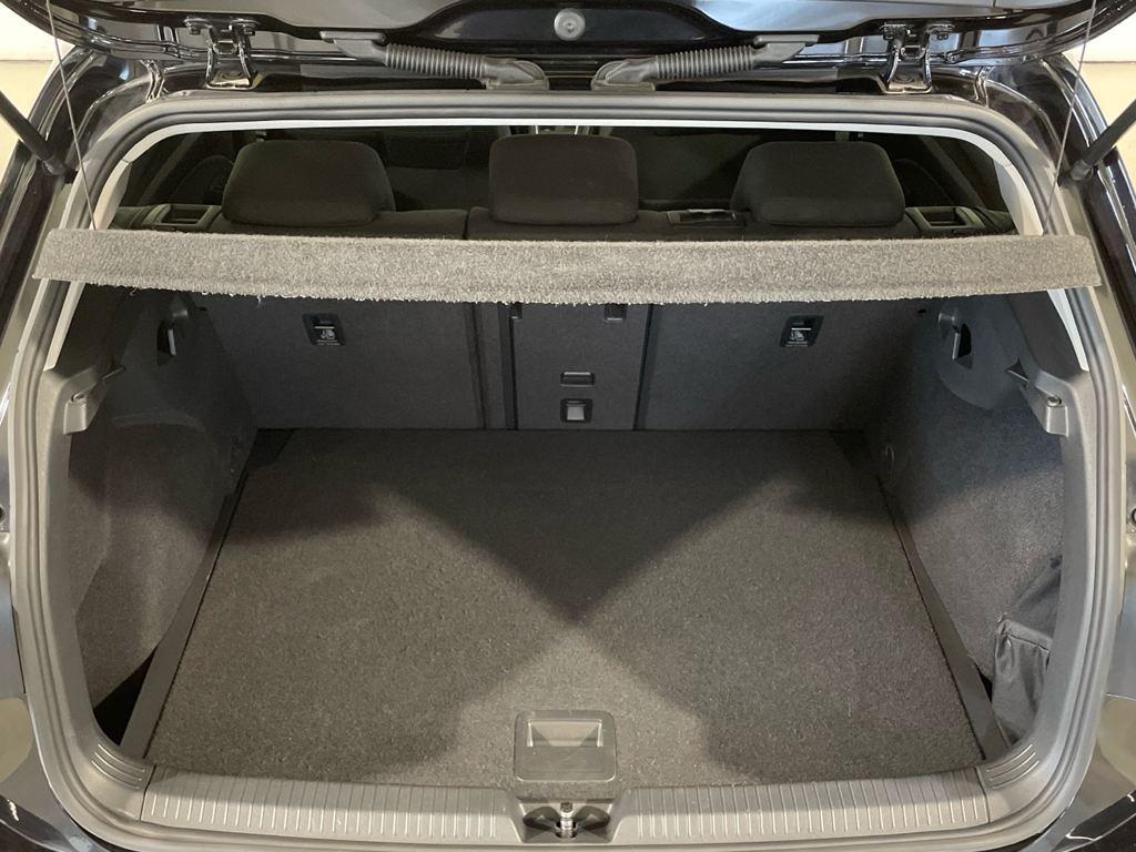 Volkswagen Golf 1.5 eTSI en Barcelona