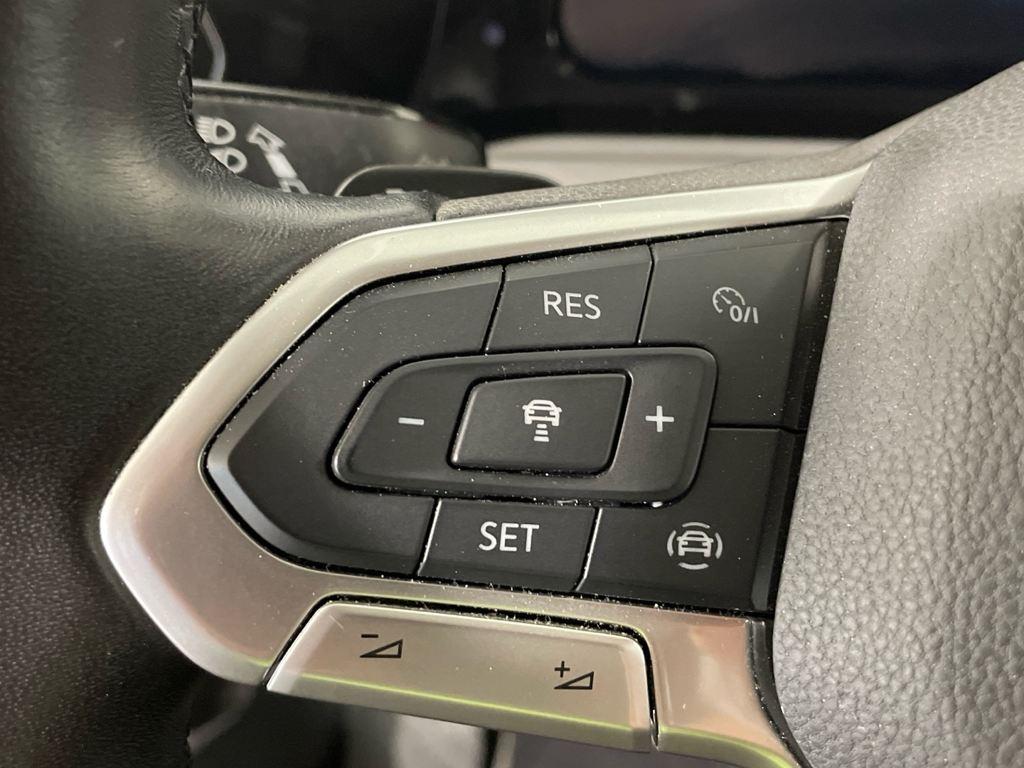 Volkswagen Golf 1.5 eTSI en Barcelona