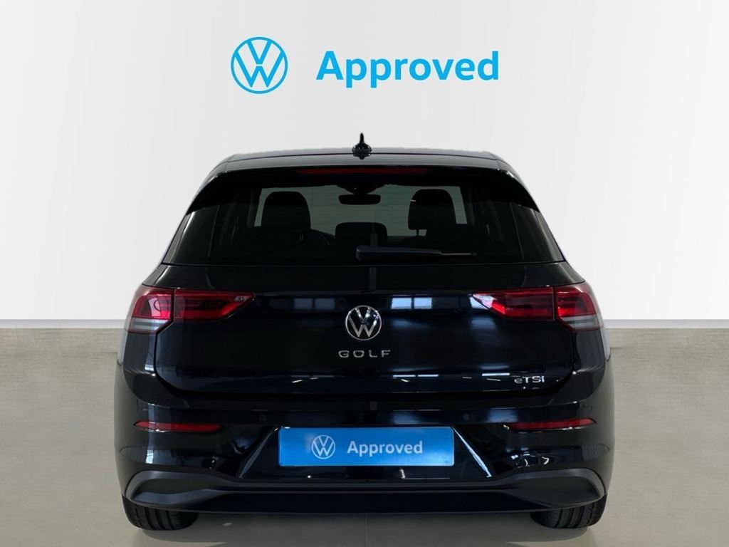 Volkswagen Golf 1.5 eTSI en Barcelona