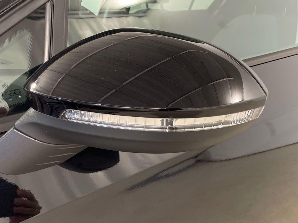 Volkswagen Golf 1.5 eTSI en Barcelona