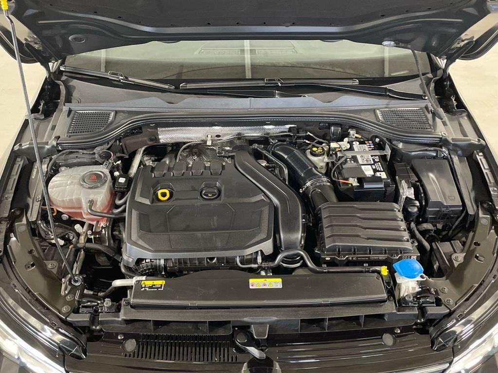 Volkswagen Golf 1.5 eTSI en Barcelona