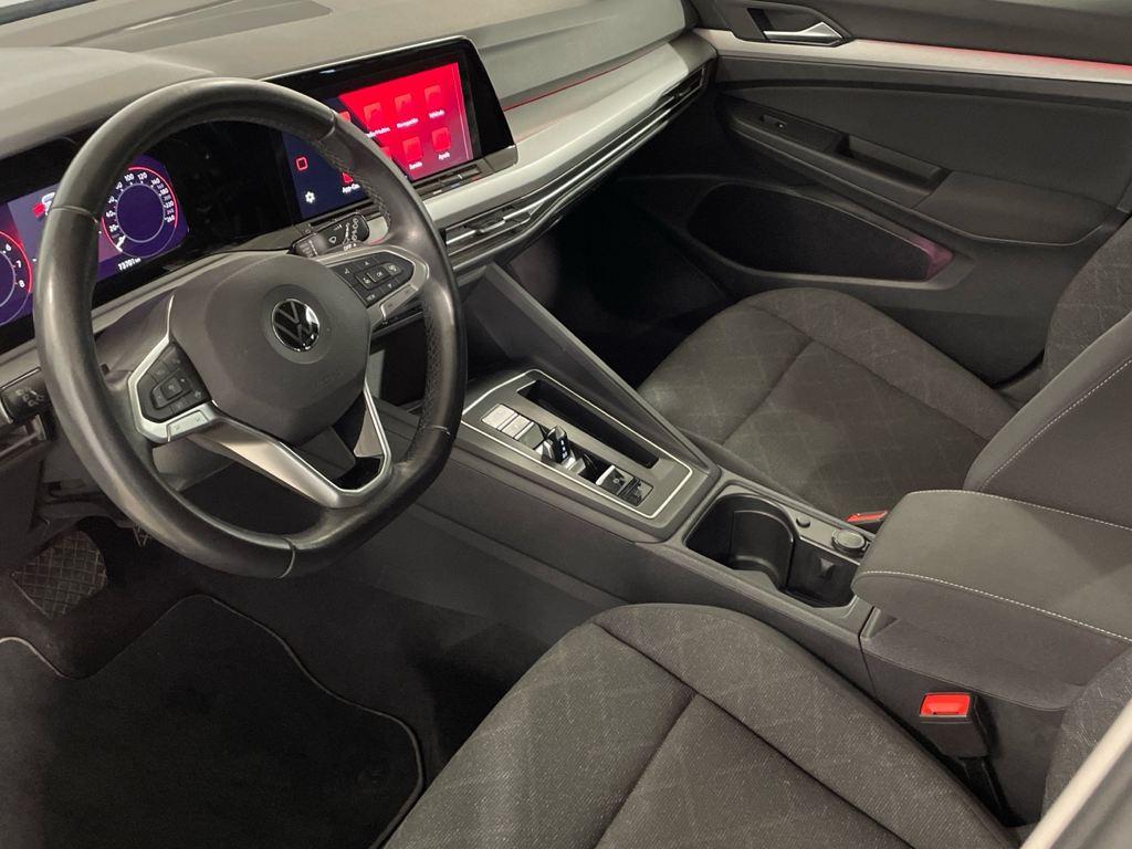 Volkswagen Golf 1.5 eTSI en Barcelona