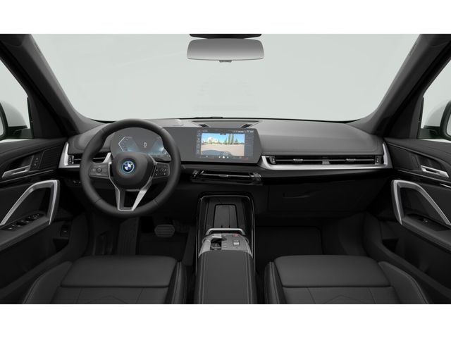 BMW iX1 eDrive20 color Blanco. Año 2024. 150KW(204CV). Eléctrico. En concesionario Motri Motor Jaén de Jaén