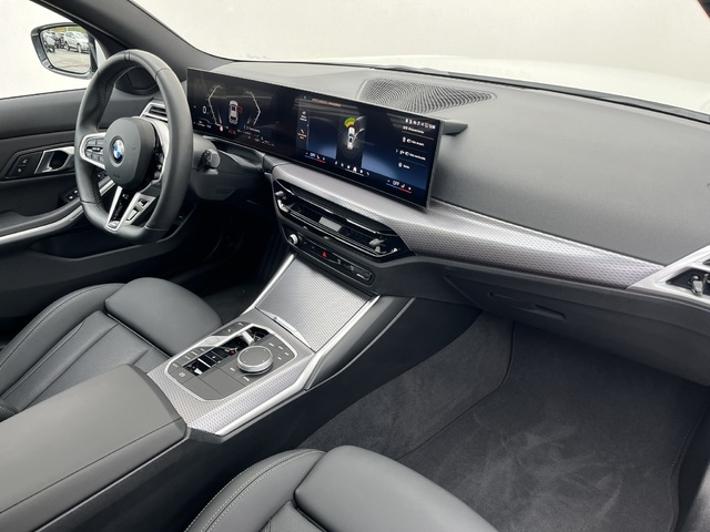 BMW Serie 3 318d Touring color Blanco. Año 2025. 110KW(150CV). Diésel. En concesionario Novomóvil Oleiros de Coruña