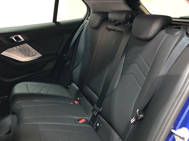 BMW Serie 1 120d color Azul. Año 2024. 120KW(163CV). Diésel. En concesionario Movilnorte El Plantio de Madrid