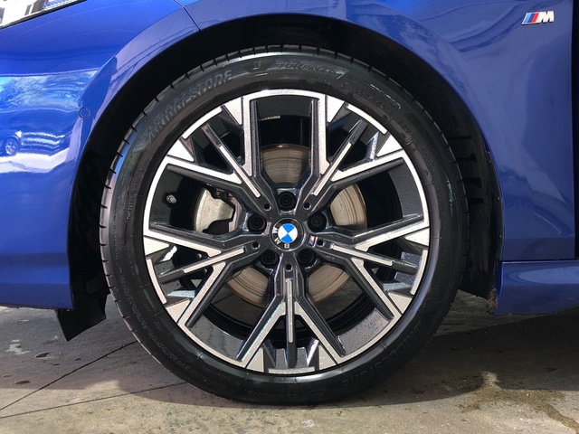 BMW Serie 1 120d color Azul. Año 2024. 120KW(163CV). Diésel. En concesionario Movilnorte El Plantio de Madrid