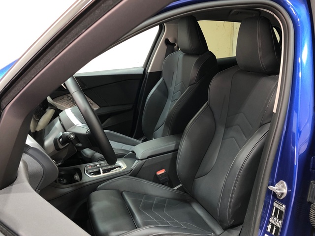 BMW Serie 1 120d color Azul. Año 2024. 120KW(163CV). Diésel. En concesionario Movilnorte El Plantio de Madrid