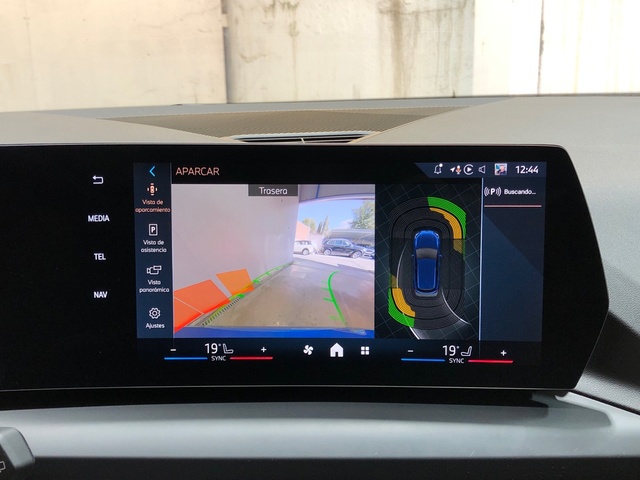 BMW Serie 1 120d color Azul. Año 2024. 120KW(163CV). Diésel. En concesionario Movilnorte El Plantio de Madrid