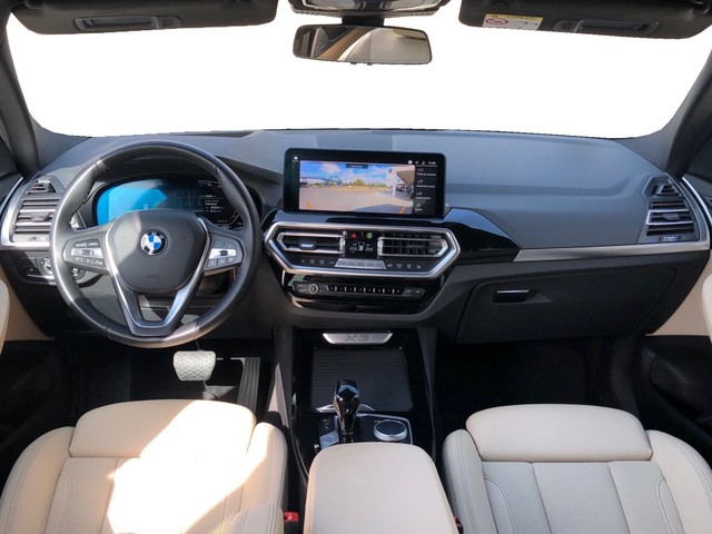 BMW X3 xDrive20d color Gris. Año 2024. 140KW(190CV). Diésel. En concesionario Vehinter Getafe de Madrid