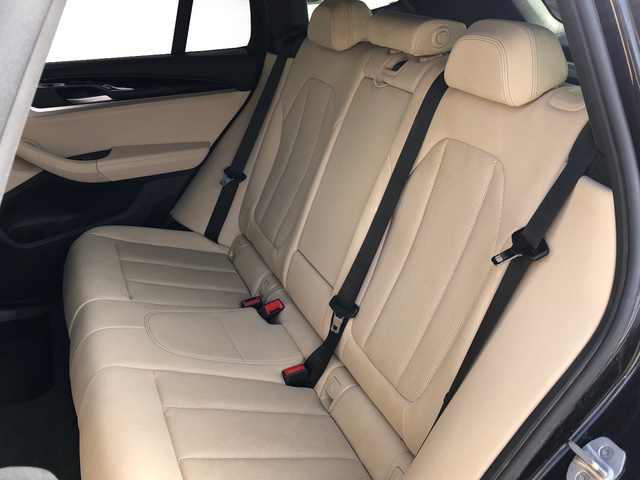 BMW X3 xDrive20d color Gris. Año 2024. 140KW(190CV). Diésel. En concesionario Vehinter Getafe de Madrid