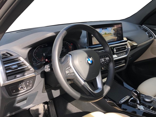 BMW X3 xDrive20d color Gris. Año 2024. 140KW(190CV). Diésel. En concesionario Vehinter Getafe de Madrid