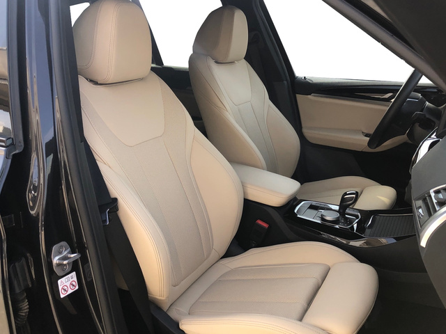 BMW X3 xDrive20d color Gris. Año 2024. 140KW(190CV). Diésel. En concesionario Vehinter Getafe de Madrid