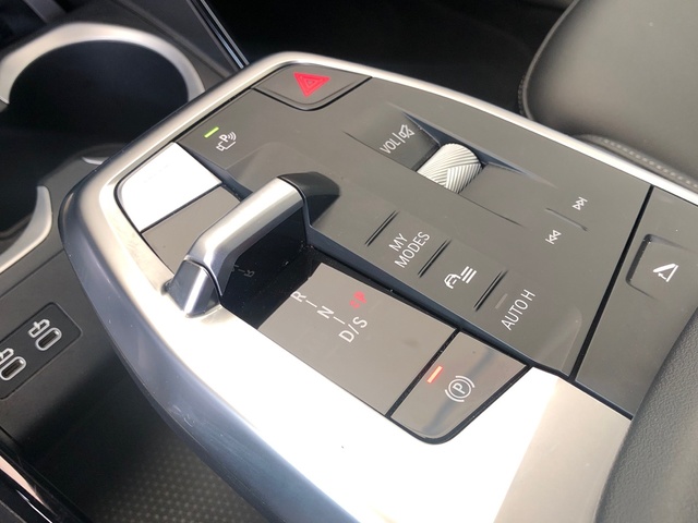 BMW X1 sDrive20d color Gris Plata. Año 2024. 120KW(163CV). Diésel. En concesionario Vehinter Getafe de Madrid