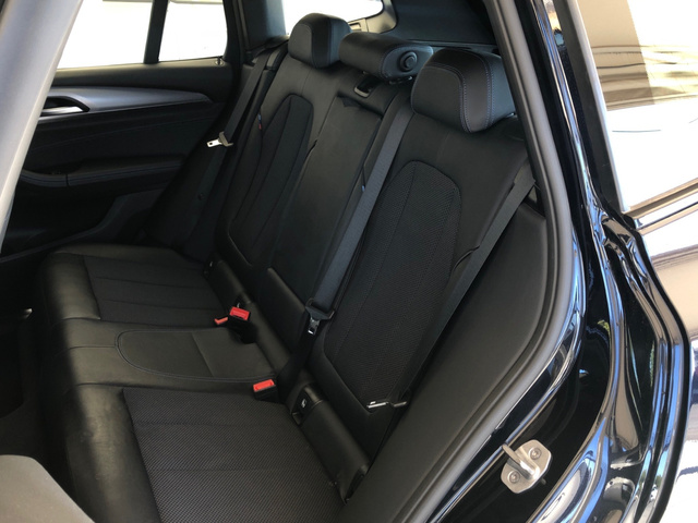 BMW X3 xDrive30d color Negro. Año 2021. 210KW(286CV). Diésel. En concesionario Vehinter Getafe de Madrid