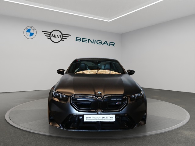 BMW M M5 color Gris. Año 2025. 535KW(727CV). Híbrido Electro/Gasolina. En concesionario GANDIA Automoviles Fersan, S.A. de Valencia