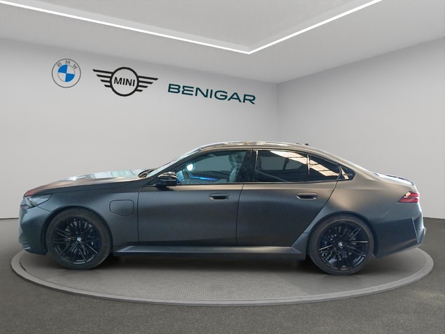 BMW M M5 color Gris. Año 2025. 535KW(727CV). Híbrido Electro/Gasolina. En concesionario GANDIA Automoviles Fersan, S.A. de Valencia