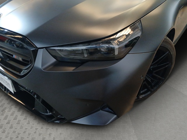 BMW M M5 color Gris. Año 2025. 535KW(727CV). Híbrido Electro/Gasolina. En concesionario GANDIA Automoviles Fersan, S.A. de Valencia