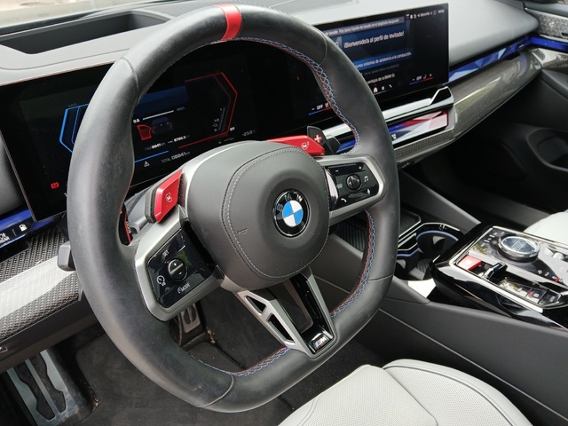 BMW M M5 color Gris. Año 2025. 535KW(727CV). Híbrido Electro/Gasolina. En concesionario GANDIA Automoviles Fersan, S.A. de Valencia