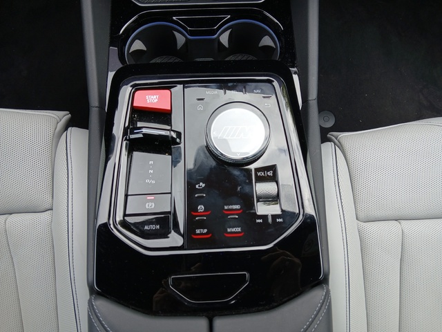 BMW M M5 color Gris. Año 2025. 535KW(727CV). Híbrido Electro/Gasolina. En concesionario GANDIA Automoviles Fersan, S.A. de Valencia