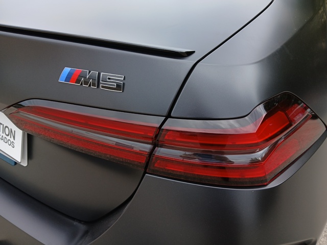 BMW M M5 color Gris. Año 2025. 535KW(727CV). Híbrido Electro/Gasolina. En concesionario GANDIA Automoviles Fersan, S.A. de Valencia