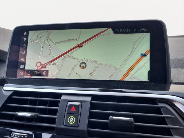 BMW X3 xDrive20d color Blanco. Año 2018. 140KW(190CV). Diésel. En concesionario GANDIA Automoviles Fersan, S.A. de Valencia