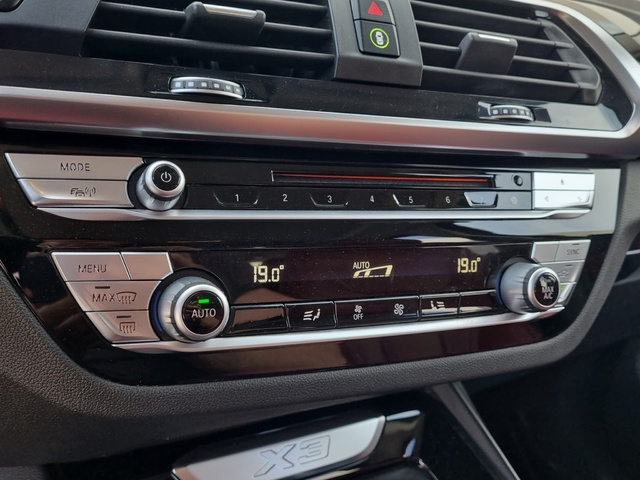 BMW X3 xDrive20d color Blanco. Año 2018. 140KW(190CV). Diésel. En concesionario GANDIA Automoviles Fersan, S.A. de Valencia