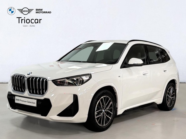 BMW X1 sDrive18d color Blanco. Año 2025. 110KW(150CV). Diésel. En concesionario Triocar Gijón (Bmw y Mini) de Asturias