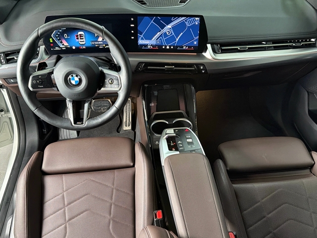 BMW X1 sDrive18d color Blanco. Año 2025. 110KW(150CV). Diésel. En concesionario Triocar Gijón (Bmw y Mini) de Asturias