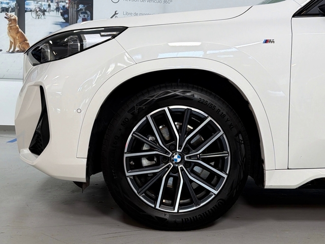 BMW X1 sDrive18d color Blanco. Año 2025. 110KW(150CV). Diésel. En concesionario Triocar Gijón (Bmw y Mini) de Asturias