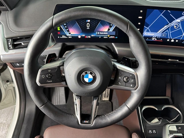 BMW X1 sDrive18d color Blanco. Año 2025. 110KW(150CV). Diésel. En concesionario Triocar Gijón (Bmw y Mini) de Asturias