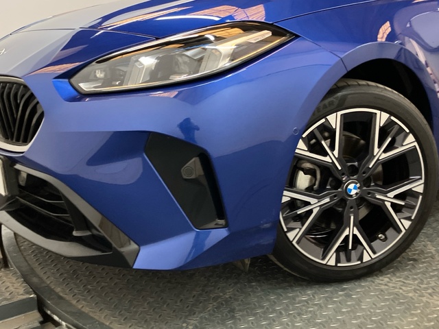 BMW Serie 1 120i color Azul. Año 2025. 125KW(170CV). Gasolina. En concesionario Proa Premium Palma de Illes Balears
