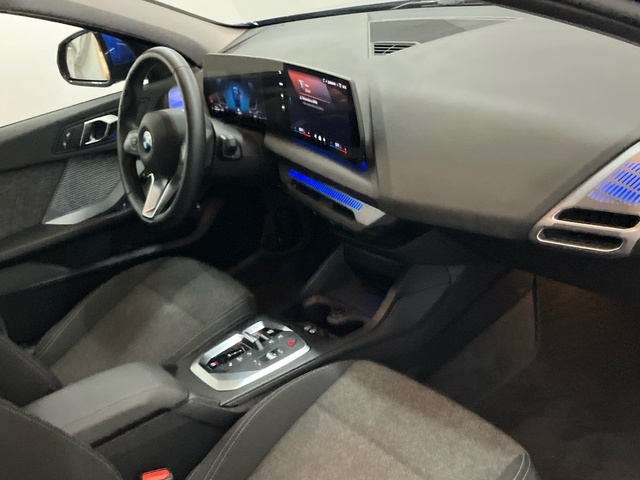 BMW Serie 1 120i color Azul. Año 2025. 125KW(170CV). Gasolina. En concesionario Proa Premium Palma de Illes Balears