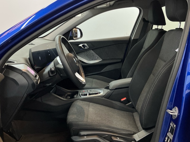 BMW Serie 1 120i color Azul. Año 2025. 125KW(170CV). Gasolina. En concesionario Proa Premium Palma de Illes Balears