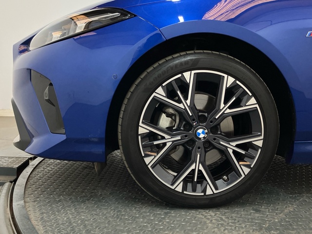 BMW Serie 1 120i color Azul. Año 2025. 125KW(170CV). Gasolina. En concesionario Proa Premium Palma de Illes Balears