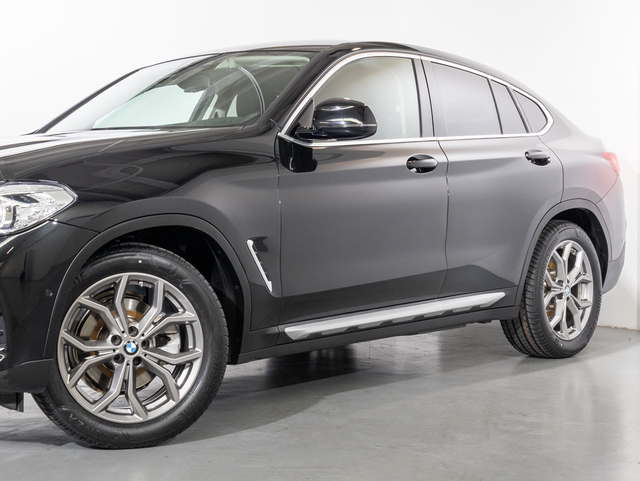 BMW X4 xDrive20i color Negro. Año 2019. 135KW(184CV). Gasolina. En concesionario Oliva Motor Girona de Girona