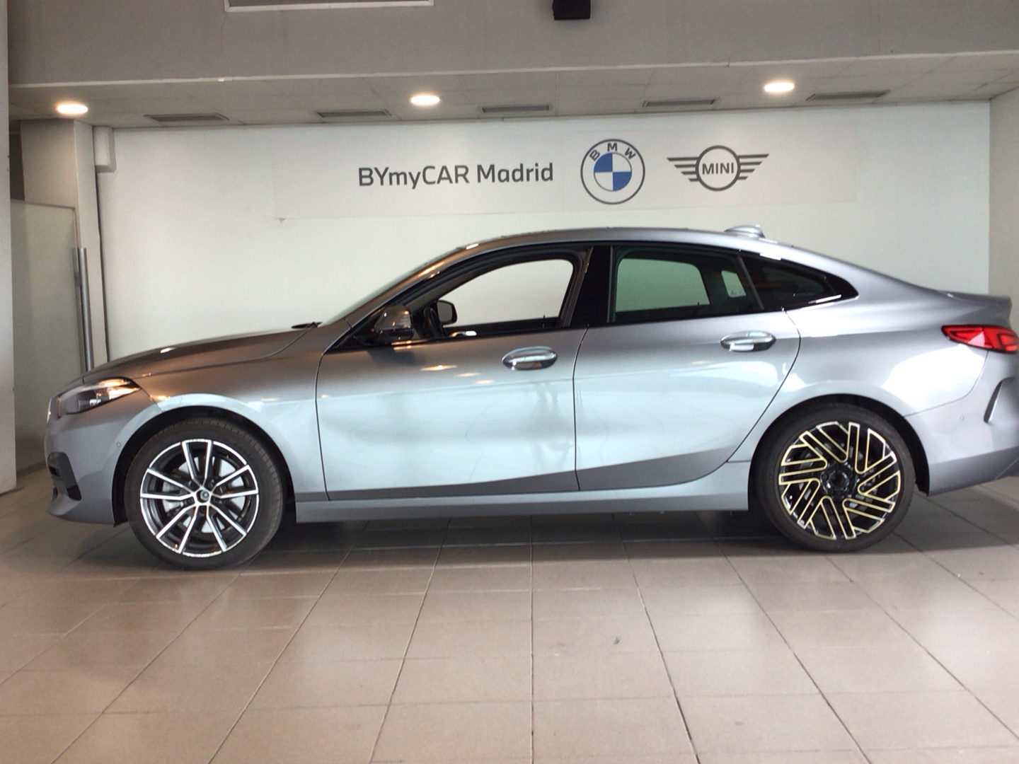BMW Serie 2 220i Gran Coupe color Gris. Año 2022. 131KW(178CV). Gasolina. En concesionario BYmyCAR Madrid - Alcalá de Madrid