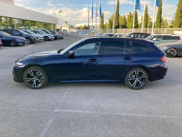 BMW Serie 3 330e Touring color Azul. Año 2022. 215KW(292CV). Híbrido Electro/Gasolina. En concesionario BYmyCAR Madrid - Alcalá de Madrid